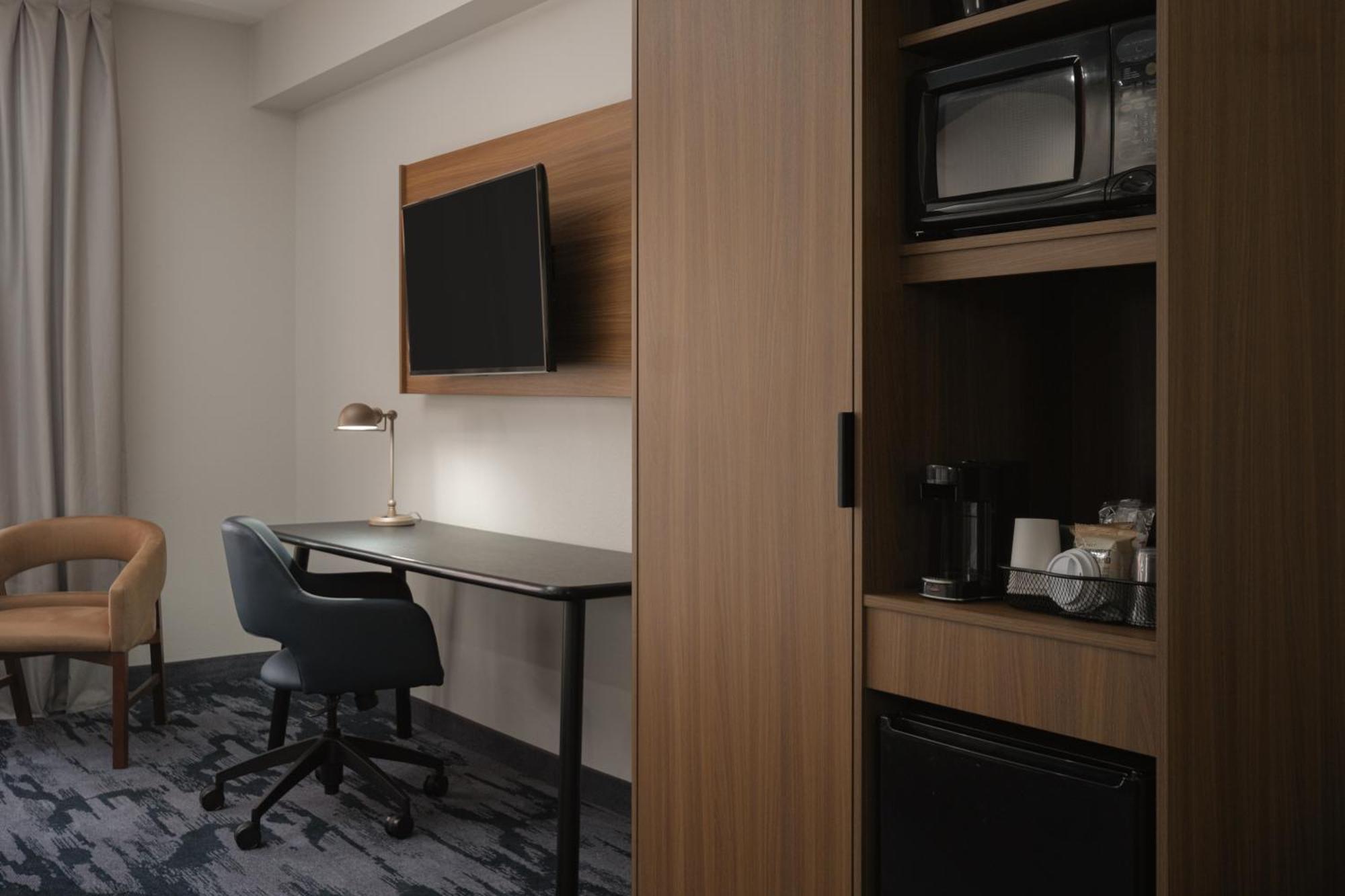 Fairfield Inn And Suites Cleveland Bagian luar foto