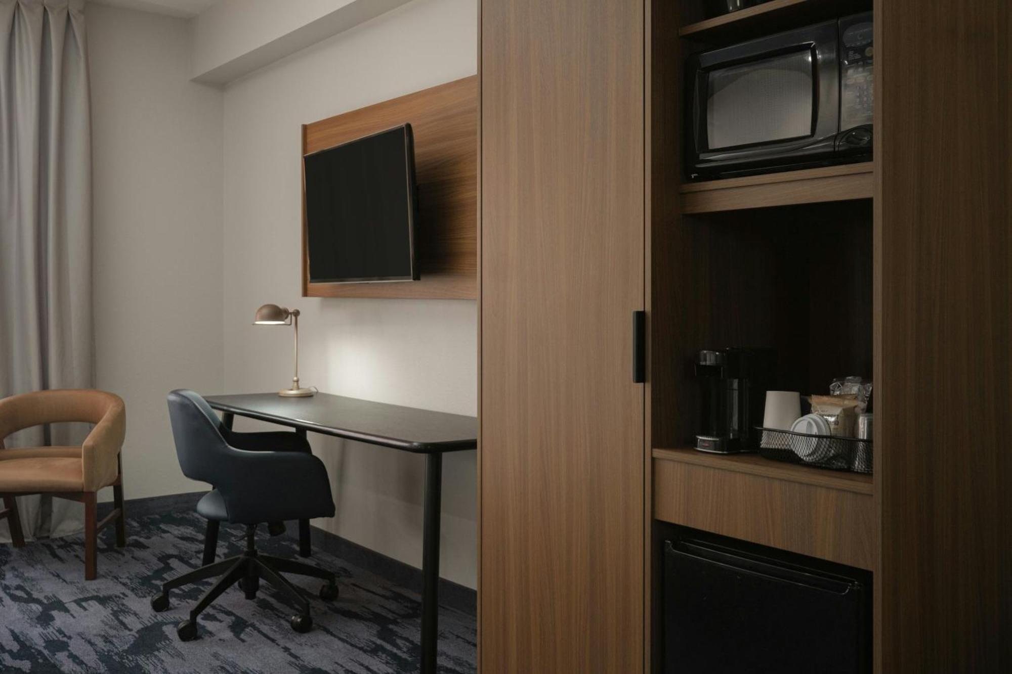 Fairfield Inn And Suites Cleveland Bagian luar foto