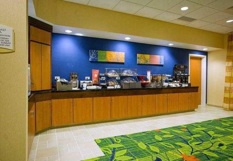 Fairfield Inn And Suites Cleveland Restoran foto